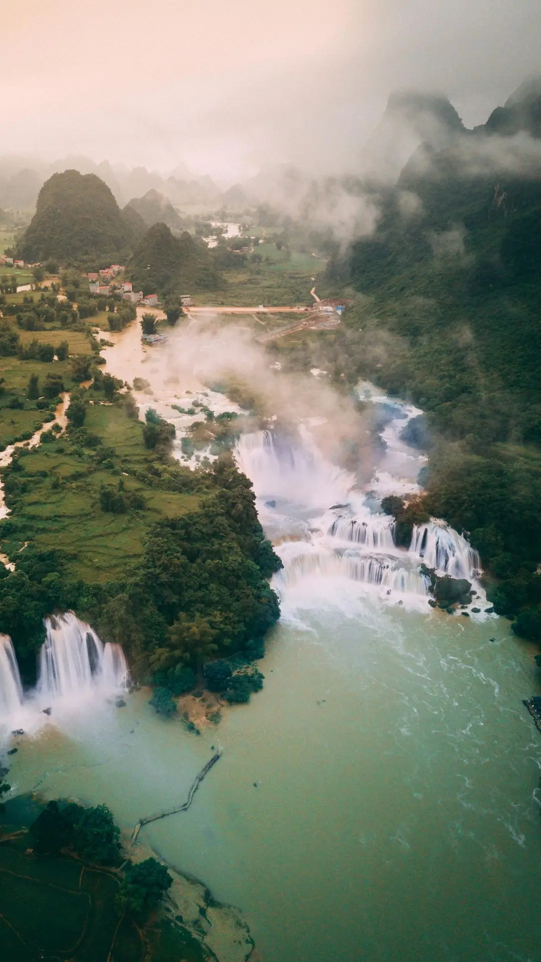 Ban Gioc Waterfall: The Giant White Curtain on the Border!