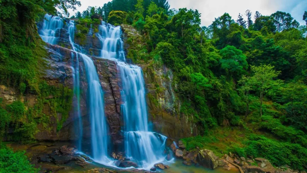 Close up of the unique Y-shaped water flow of Ramboda Falls