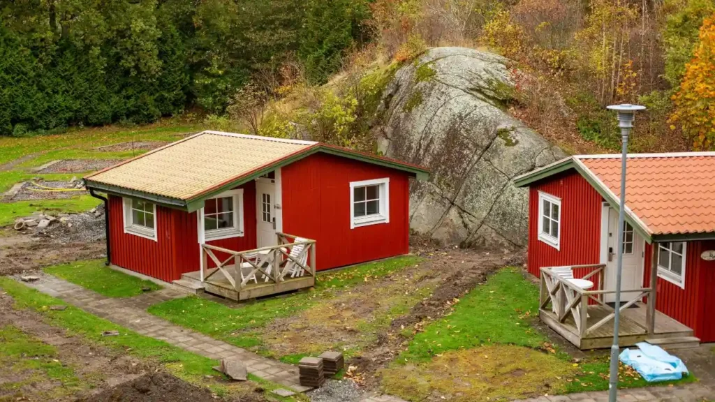 A cozy wooden cabin near Seljalandsfoss waterfall with a scenic view